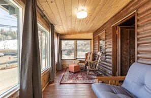 Living area - Private cabin with private skate ramp in forest  (Big Bear Lake)