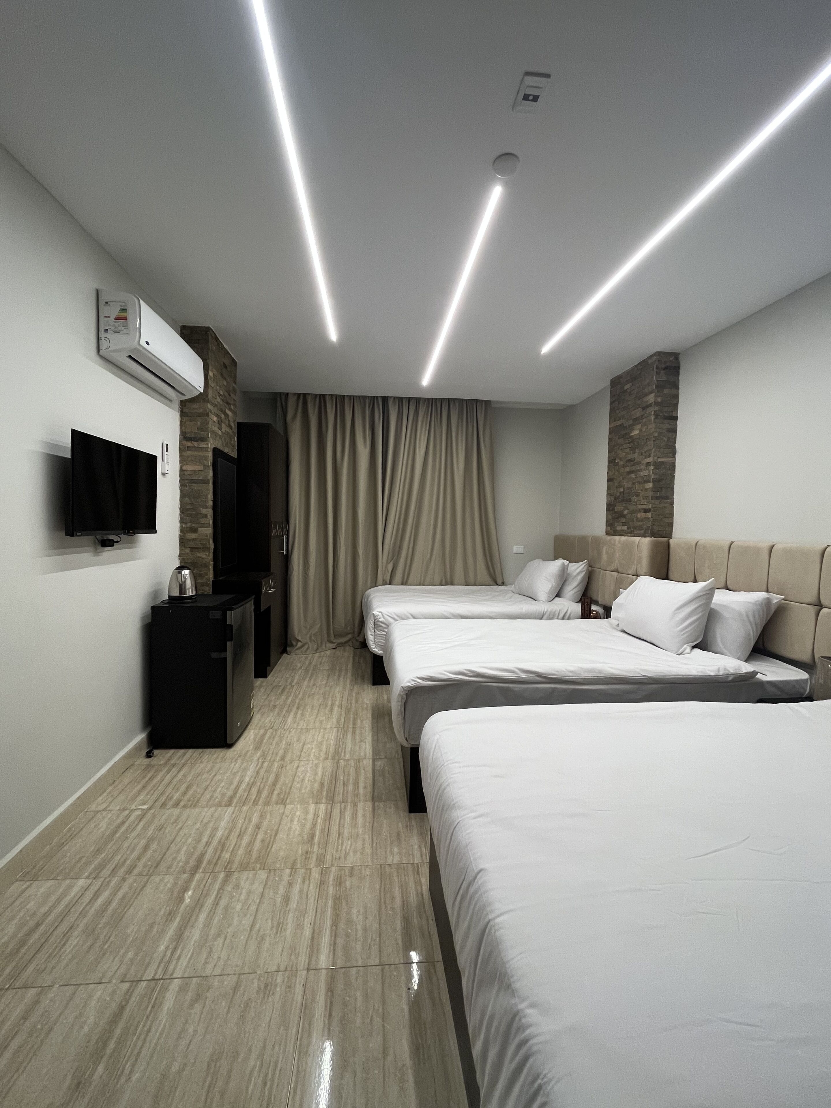 Photo - Crowne Pyramids View inn