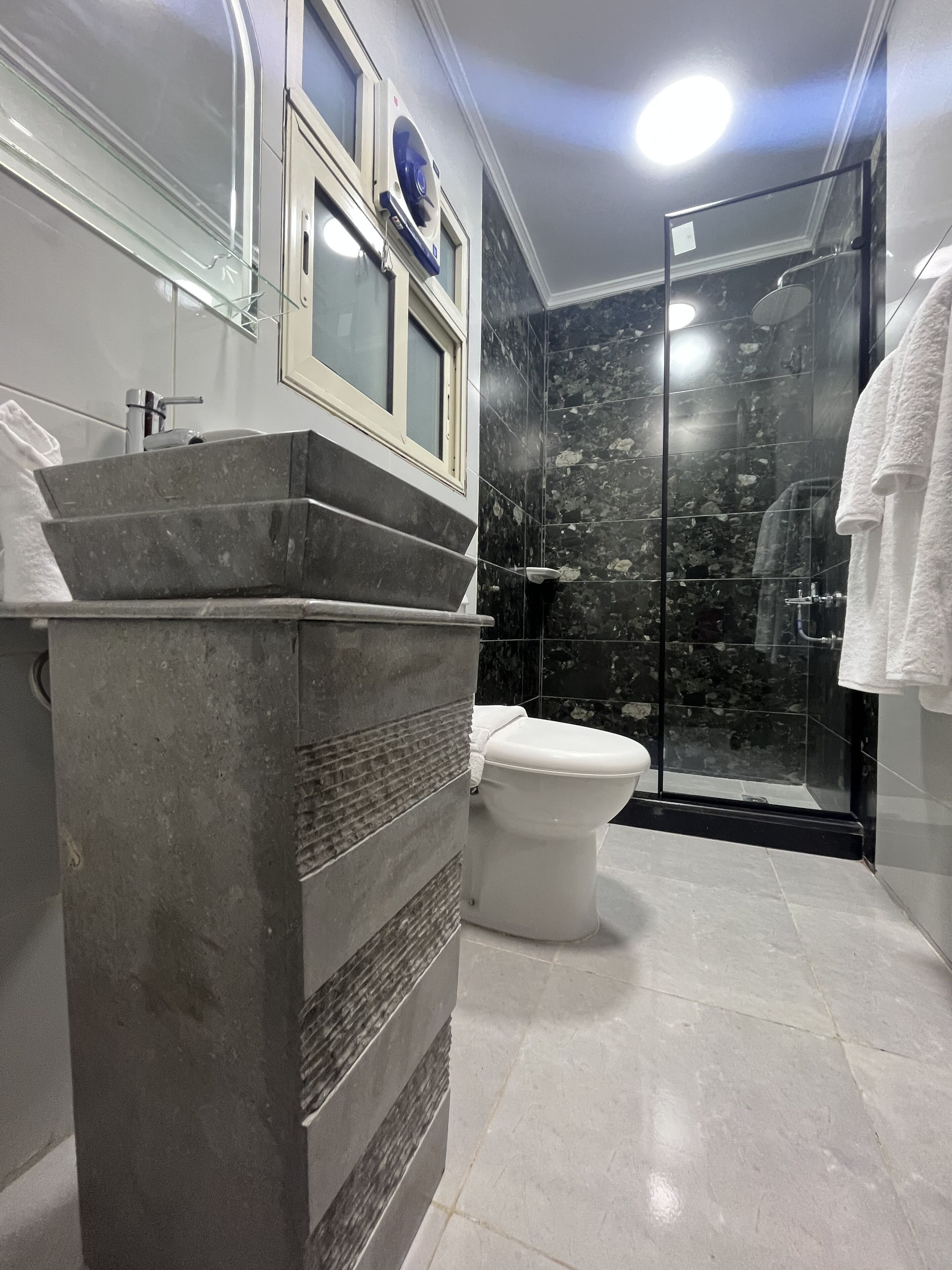 Photo - Crowne Pyramids View inn