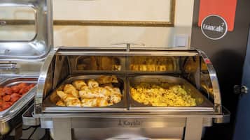 Free daily buffet breakfast