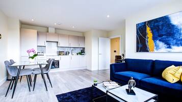 Apartment, Multiple Beds | Living area