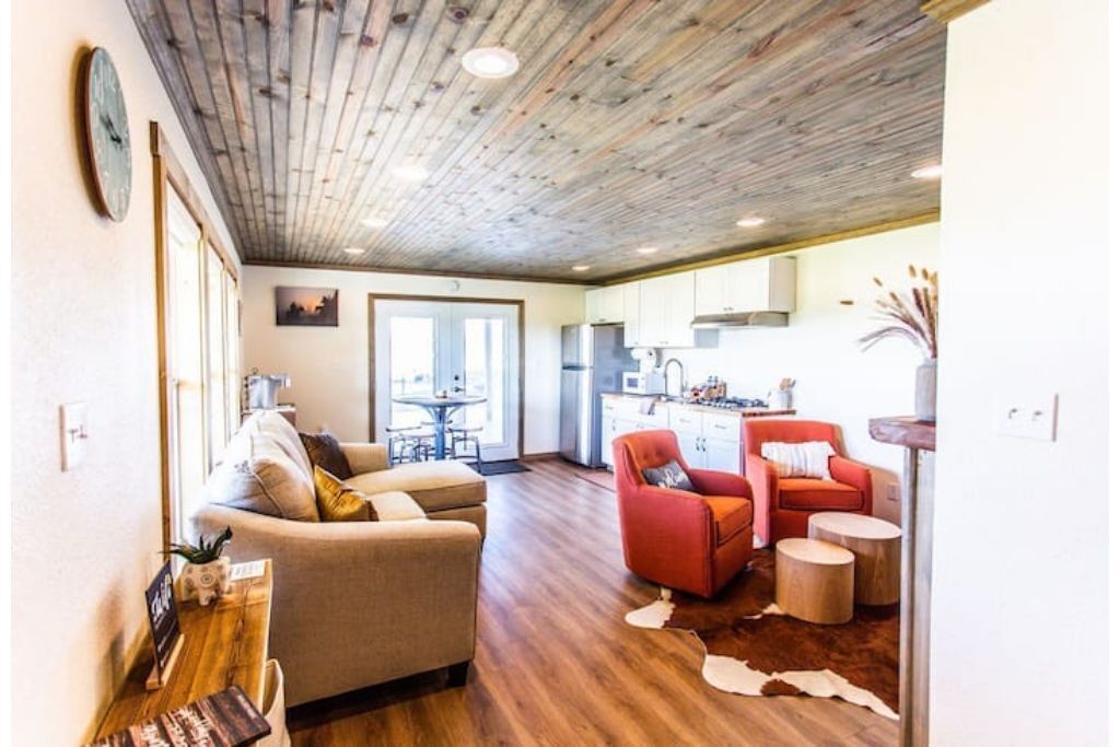 Five 8 Ranch - Guesthouse1-private jacuzzi-Minutes from First Monday!