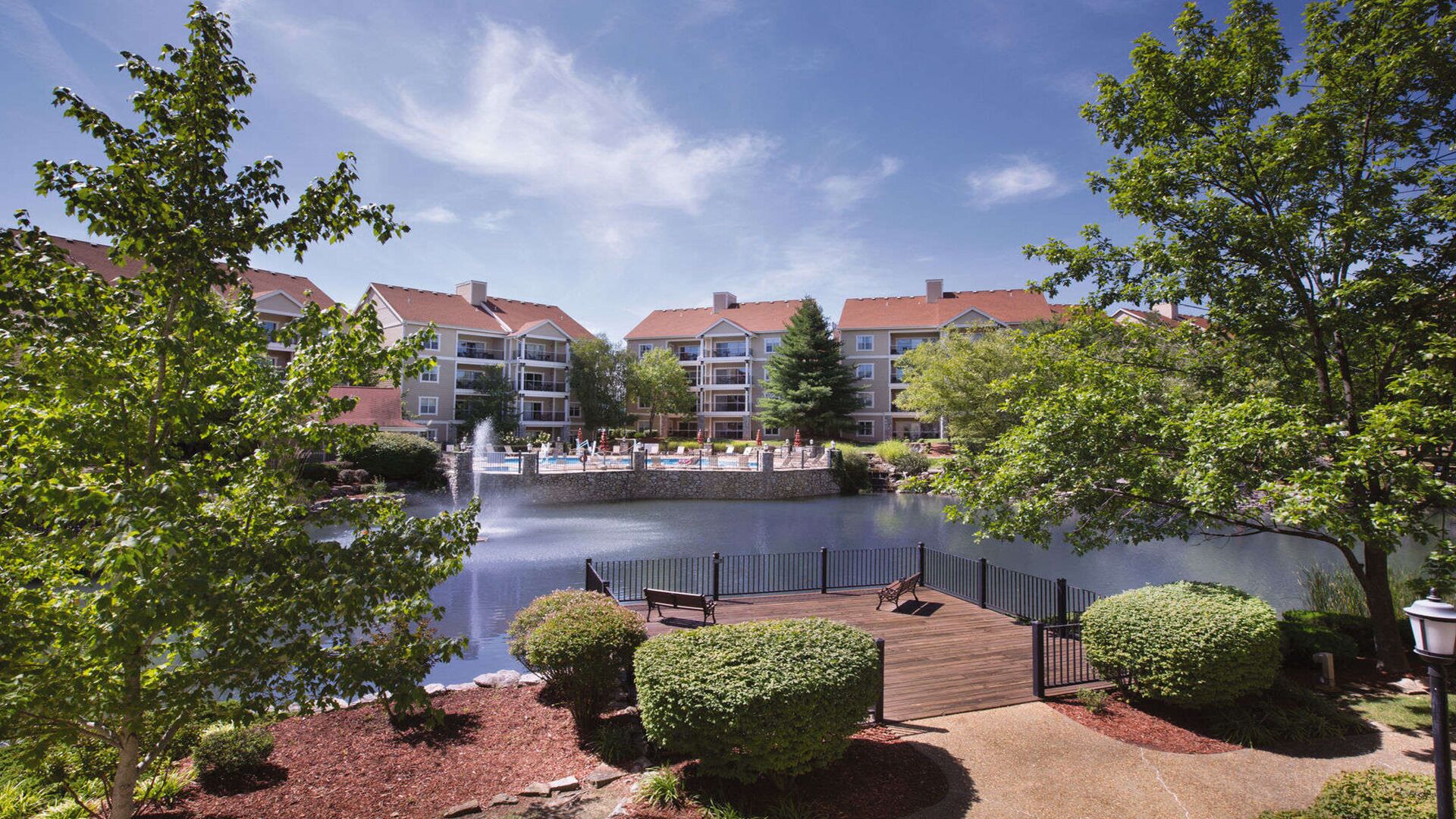 2BD/Branson - w/Pools, Barbecue, Gym!