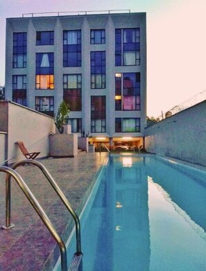 Outdoor pool - Lavish Condo with Swimming Pool Ongata Rongai (Ongata Rongai)