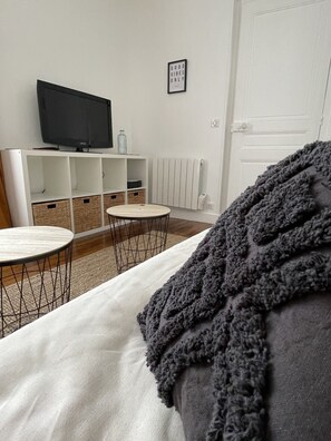 1 slaapkamer, een bureau, een strijkplank/strijkijzer, gratis wifi