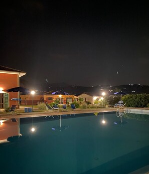 Alberca al aire libre por temporada 