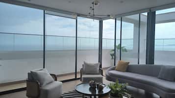 Smart TV, heated floors