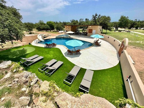 Tree Top Retreat-Pool-Playground-Brewery