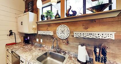 Stylish Zen Cottage at KC Memory Lane