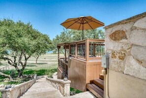 Property grounds - Parkview Retreat- Jacuzzi✅ playground✅waterfront✅ (Canyon Lake)