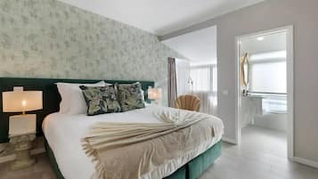 House | 4 bedrooms, premium bedding, in-room safe, iron/ironing board