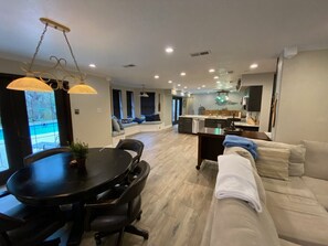 TV - Lantana Ranch✅Lake View✅Pool✅Jacuzzi✅Playground✅ (Canyon Lake)