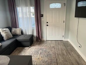 Een smart-tv en een open haard