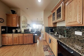 コーヒー / ティーメーカー、調理器具と食器