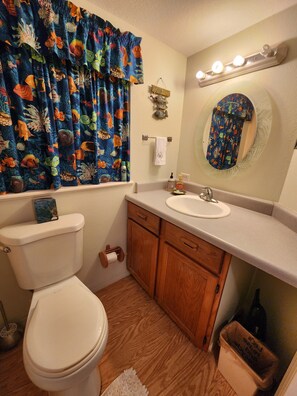 Dusche, Handtücher, Seife, Toilettenpapier