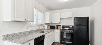 3 Bedroom Urban Retreat close to Downtown