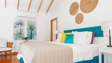 Luksusmökki | Ylelliset vuodevaatteet, untuvapeitot, pillowtop-patjalliset sängyt