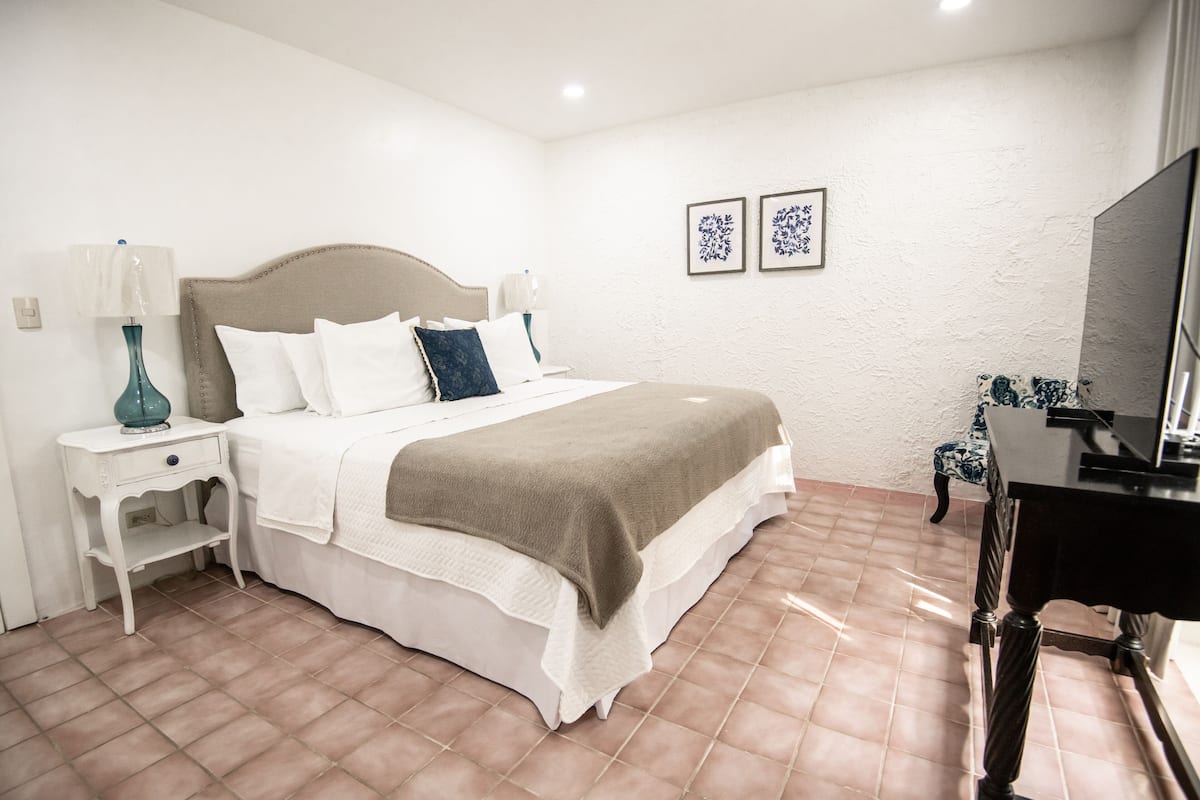 Deluxe Room | Premium bedding, down duvets, pillow-top beds, blackout curtains