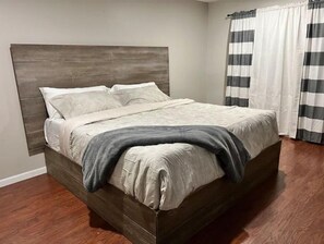 2 bedrooms, WiFi - Cozy home, minutes from shopping and entertainment (Glendale)