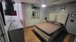 4 多间卧室、旅行婴儿床、WiFi、床单