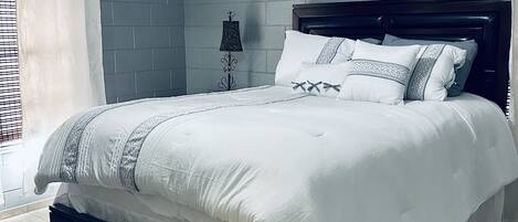 1 bedroom, WiFi, bed sheets