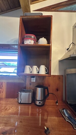 Private kitchen - Howler Landing Vacation Rental (Bermudian Landing)