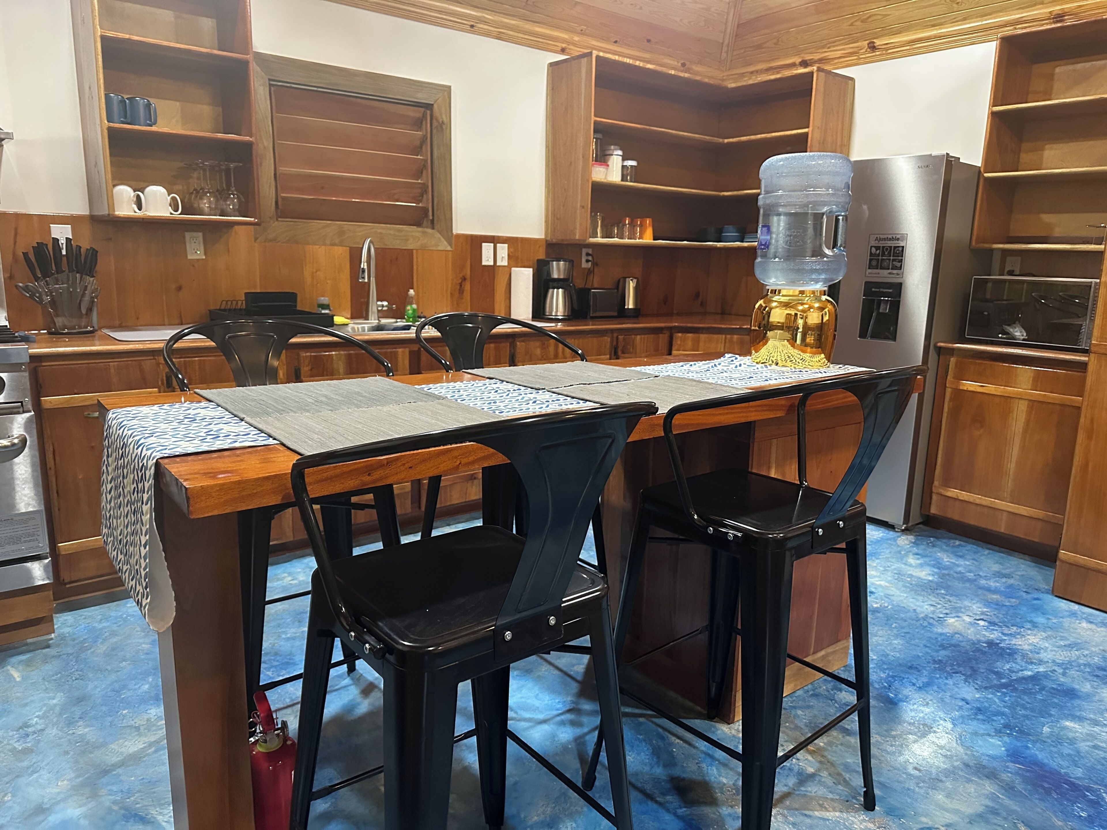 Family Cabin | Private kitchen | Fridge, microwave, oven, blender