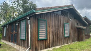 Exterior - Howler Landing Vacation Rental (Bermudian Landing)