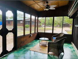 Cabaña económica, 2 habitaciones | Terraza o patio