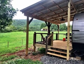 Property grounds - Roxy - Cozy Camper at Suches Wilderness Ranch (Suches)