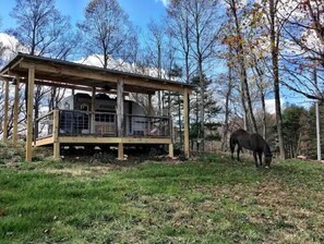 المنشأة من الخارج