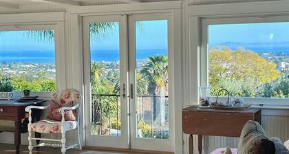 OCEAN & CITY VIEWS 1920s Monthly, RIVIERA HOME, 2 QUEEN BEDS, WALK TO STATE ST