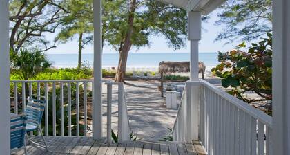 Little Gull 2BR Cottage with Ultimate Views of the Famous Sunsets