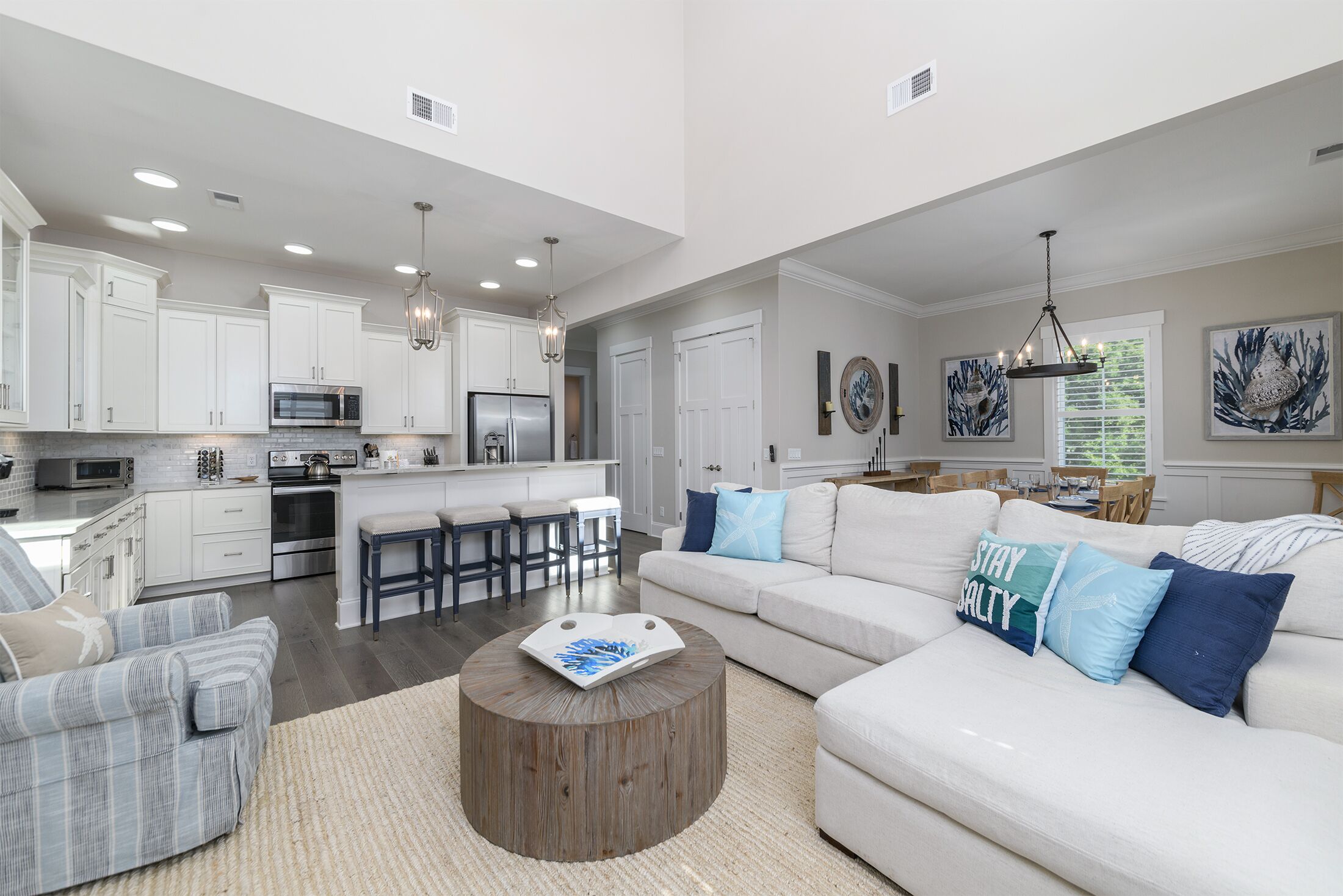 (110) 4 Bedroom HHI House, Private Heated Pool, Short walk to the Beach