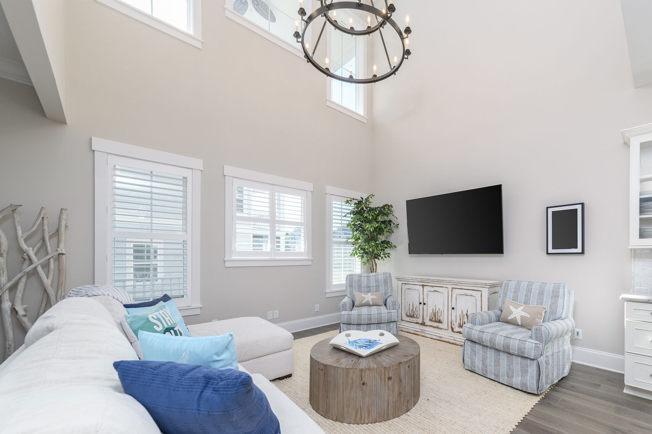 (110) 4 Bedroom HHI House, Private Heated Pool, Short walk to the Beach