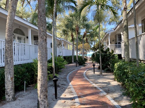 1BR Gulfside Cottage Charming, Quiet, and Warmer Than Your Forecast