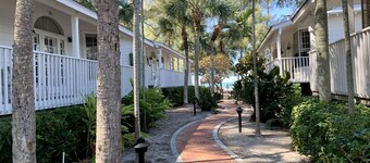 1BR Gulfside Cottage Charming, Quiet, and Warmer Than Your Forecast