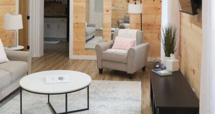 Deluxe Cabin 3 - Hartman Center