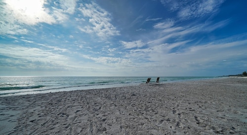 2BR Cottage Bayside of Property, Full Resort Amenities