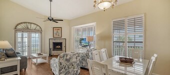 2BR Cottage Bayside Close to the Pool