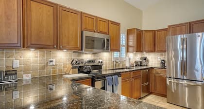 2BR Cottage Bayside Close to the Pool