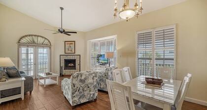 Longboat Key Cottage Steps to Pool and Bay Dock