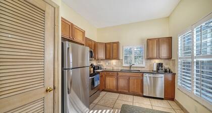 3BR Cottage- Footsteps to the Sand