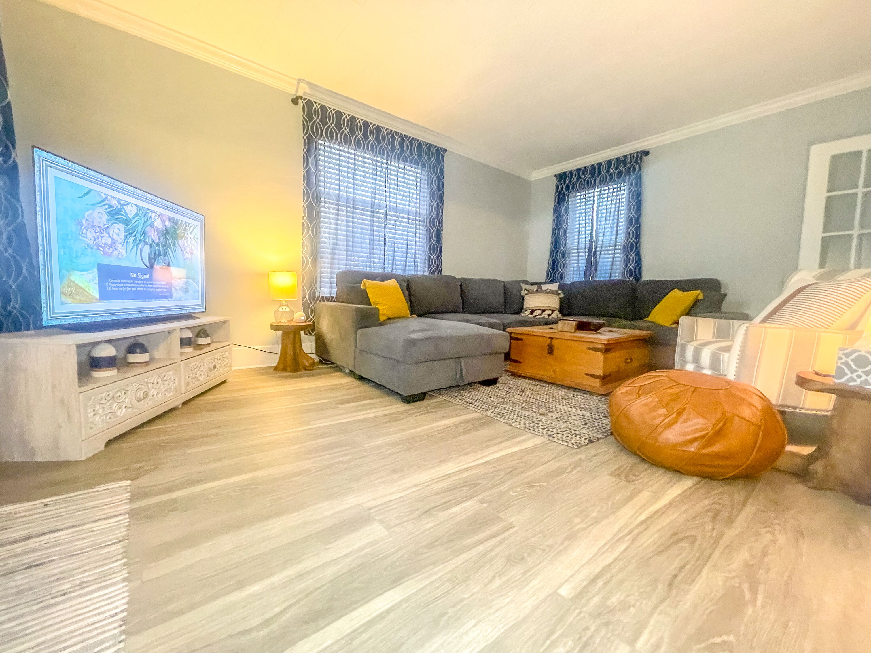 Fernseher, Kamin, Tischfußball