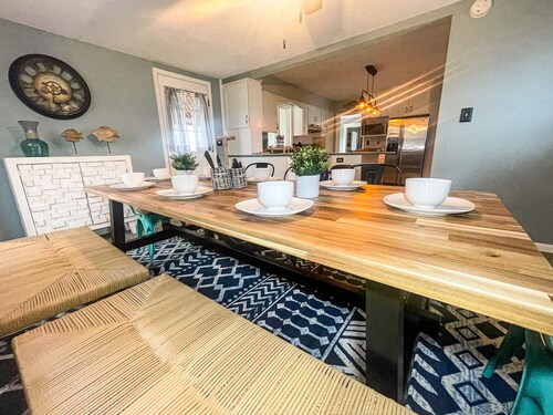 4BR New England Style Home