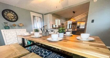 4BR New England Style Home