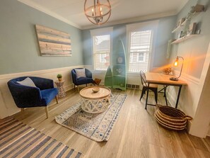 Interior - 4BR New England Style Home (Vermilion)