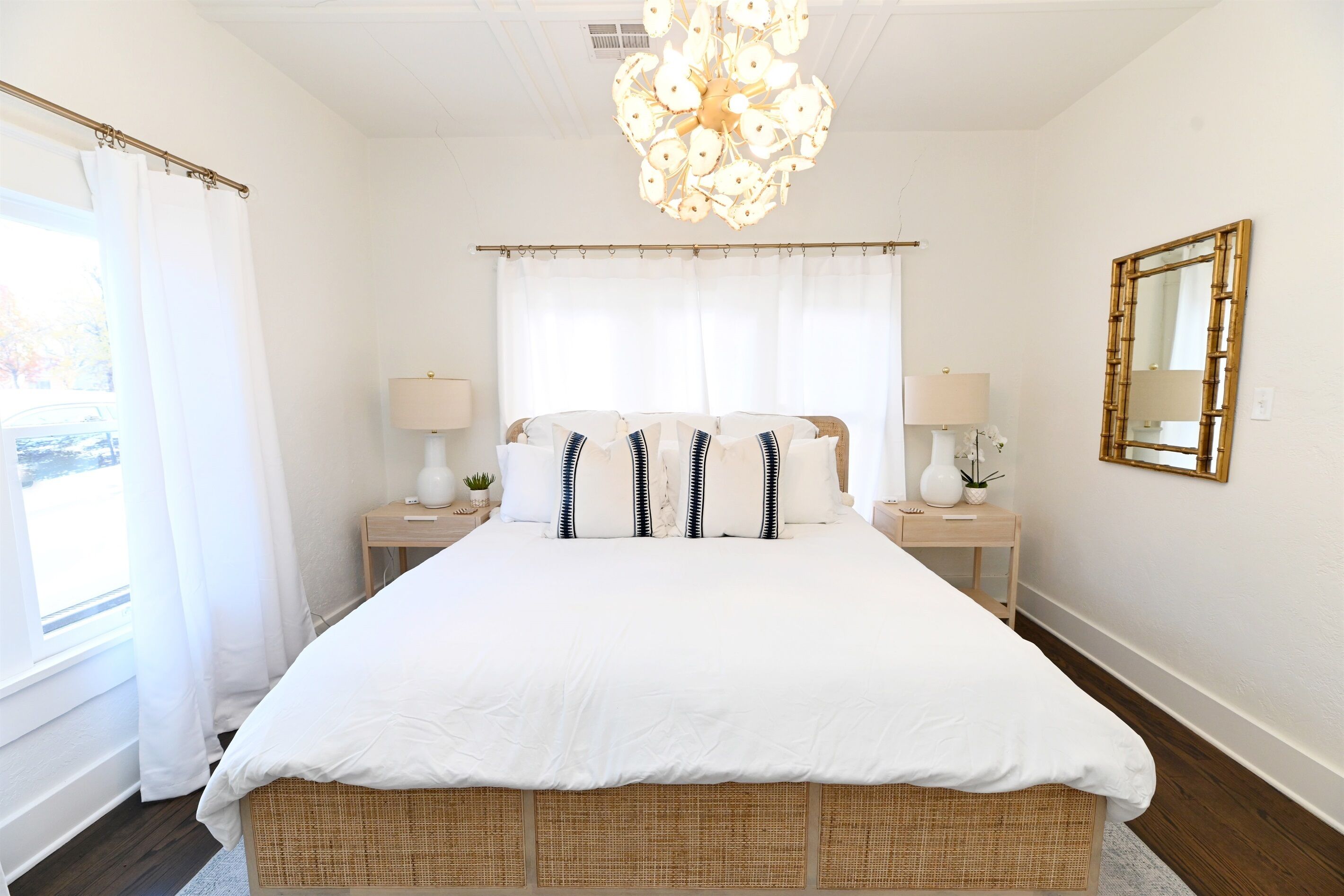 3 slaapkamers, een strijkplank/strijkijzer, wifi, beddengoed