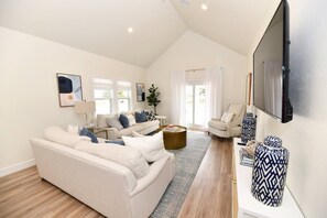 TV, Netflix, streaming services