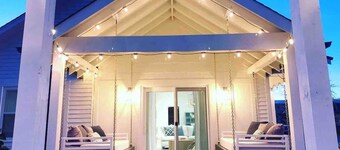 A Modern luxury oasis on the plaza